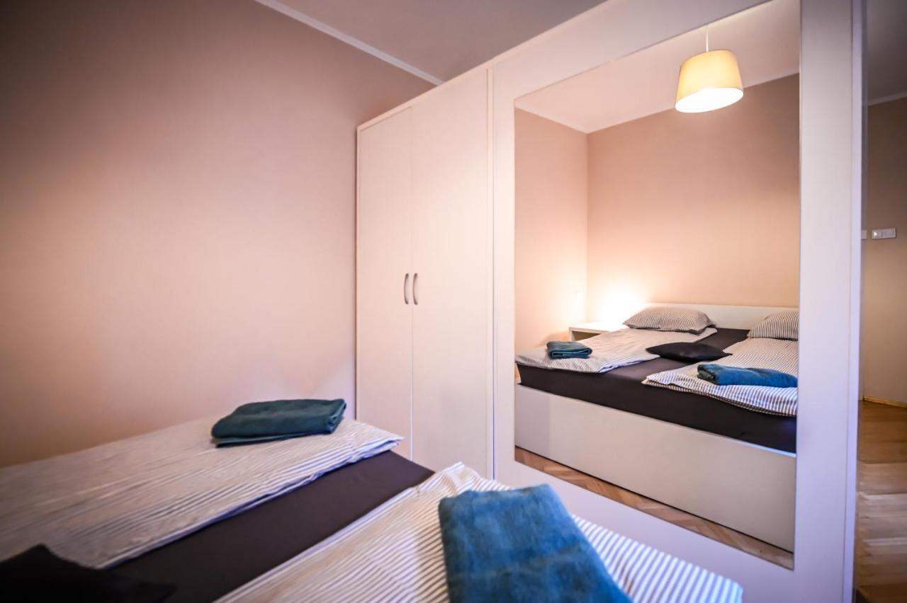 Jules' Sunny, Spacious And Central Apartment Sibiu Exterior photo